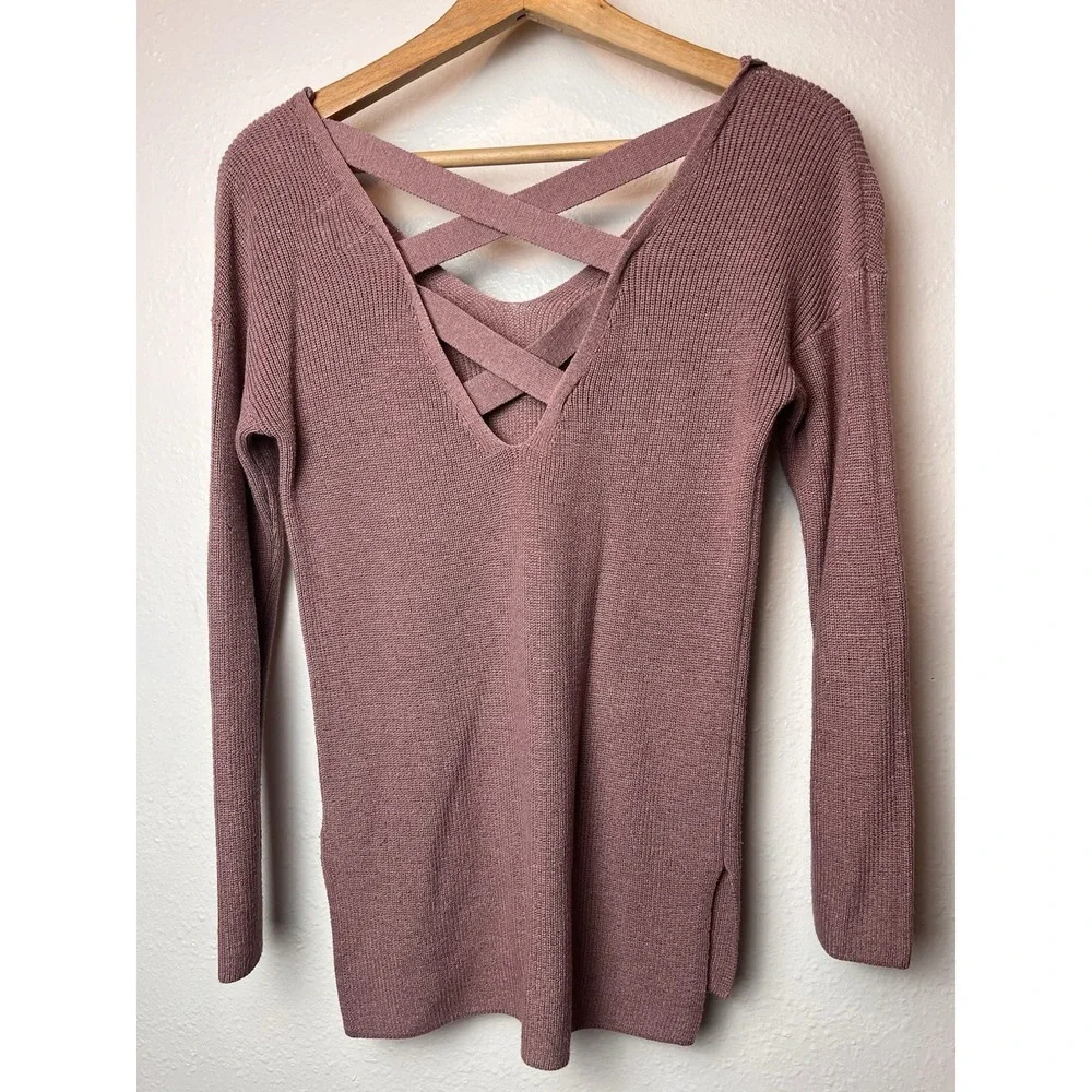 Hippie Rose Size Small Muave Dust Cross‎ Open Back Detail Cozy Sweater